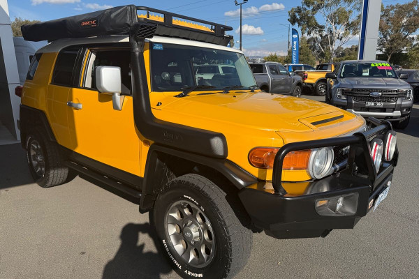 2012 Toyota FJ Cruiser GSJ15R SUV