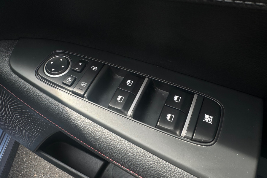 2021 MY1  Kia Cerato BD GT Hatch Image 21