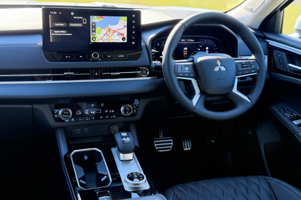 2025 Mitsubishi Outlander ZM Exceed SUV Image 12