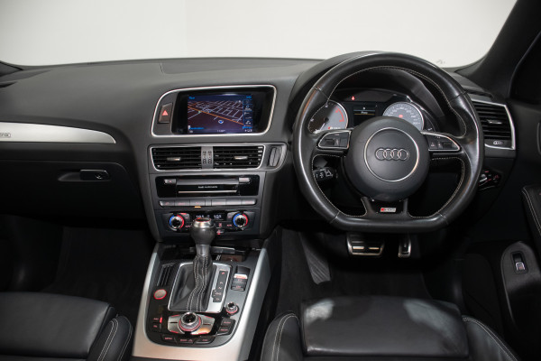 2015 Audi SQ5 TDI SUV Image 26