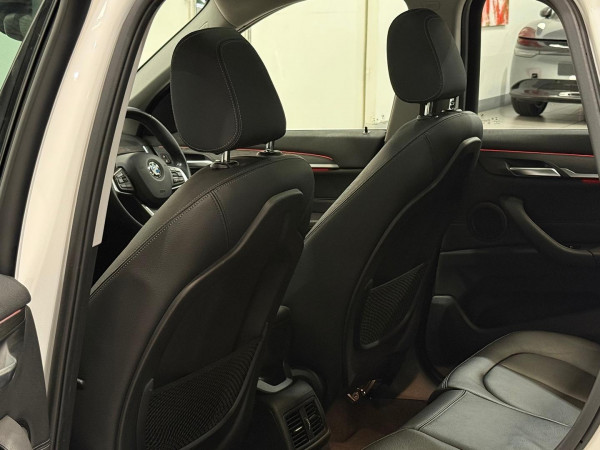 2018 BMW X1 F48 xDrive25i SUV image 24