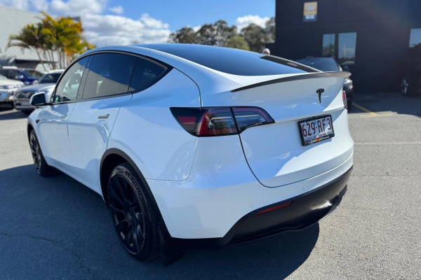 2023 Tesla Model Y  Rear-Wheel Drive SUV Image 10