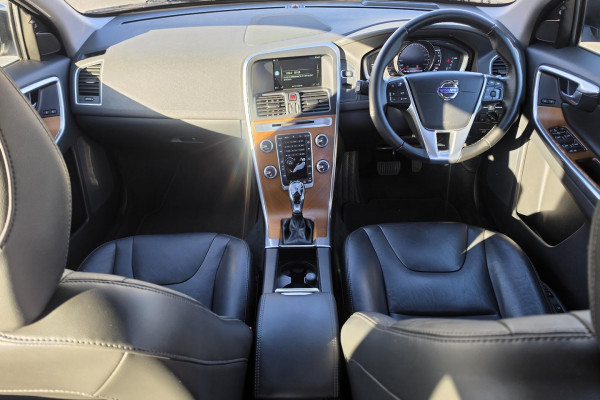 2016 Volvo XC60 UZ T5 Luxury SUV Image 19