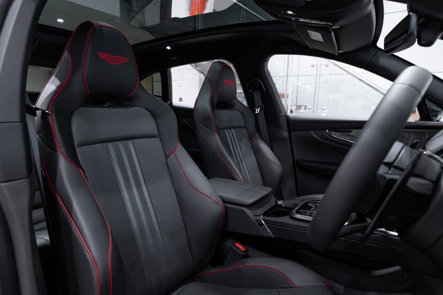 2025 Aston Martin DBX Wagon Image 25