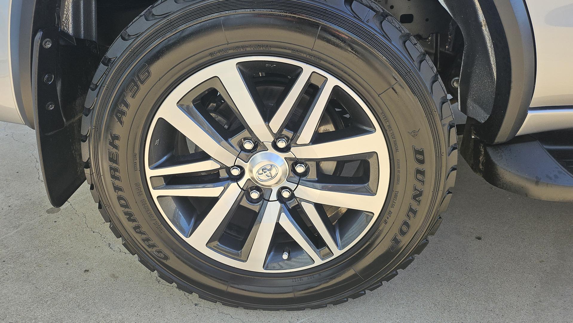 2017 Toyota Fortuner GUN156R Crusade SUV Image 28