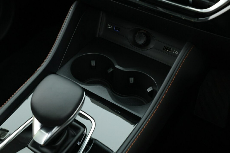 2025 MG HS AS33 Essence SUV Image 22