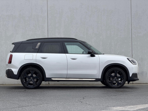 2026 MINI Countryman U25 C Favoured SUV image 6