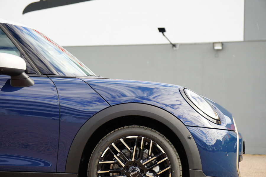 2024 MINI Cooper F65 C Favoured SUV Image 8