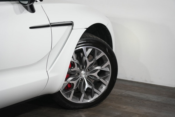 2022 Aston Martin DBX SUV Image 10
