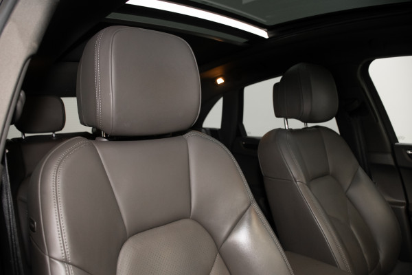 2021 Porsche Macan SUV Image 4