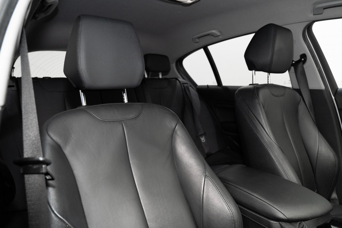 2016 BMW 1 20i Sport Line Hatch Image 4