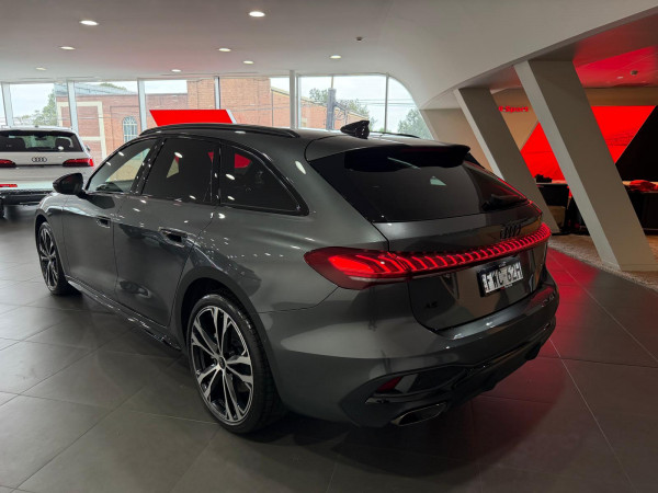 2025 Audi A5 B10  TFSI 200kW S line Wagon image 7
