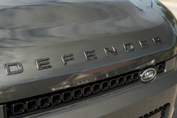2025 Land Rover Defender L663 110 P635 OCTA SUV Image 6