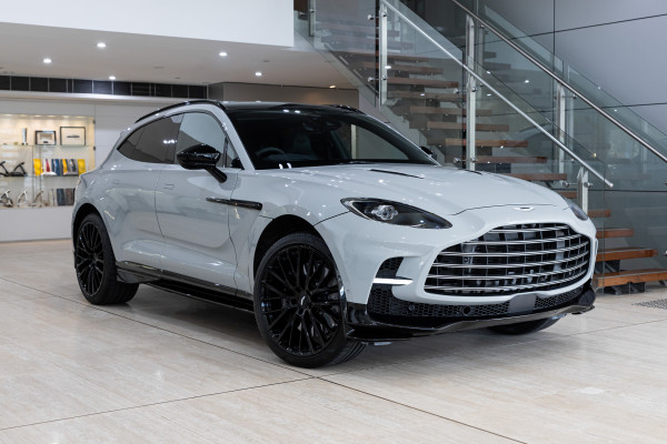 Aston Martin DBX 707