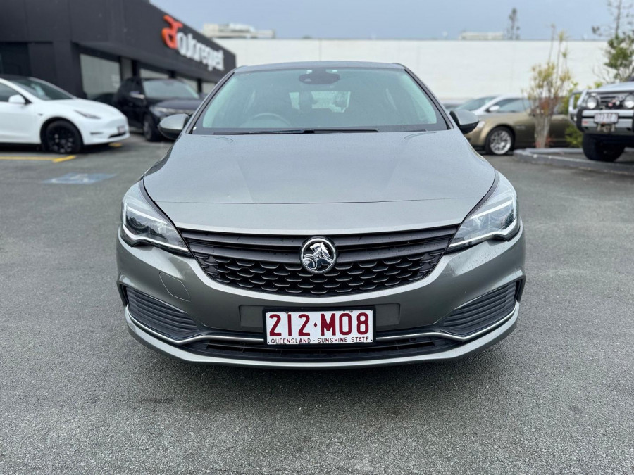 2017 Holden Astra BK R Hatch Image 3