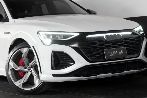 2024 Audi SQ8  GE e-tron SUV Image 18