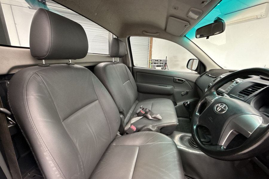 2015 MY14 Toyota HiLux WorkMate Cab Chassis Image 15
