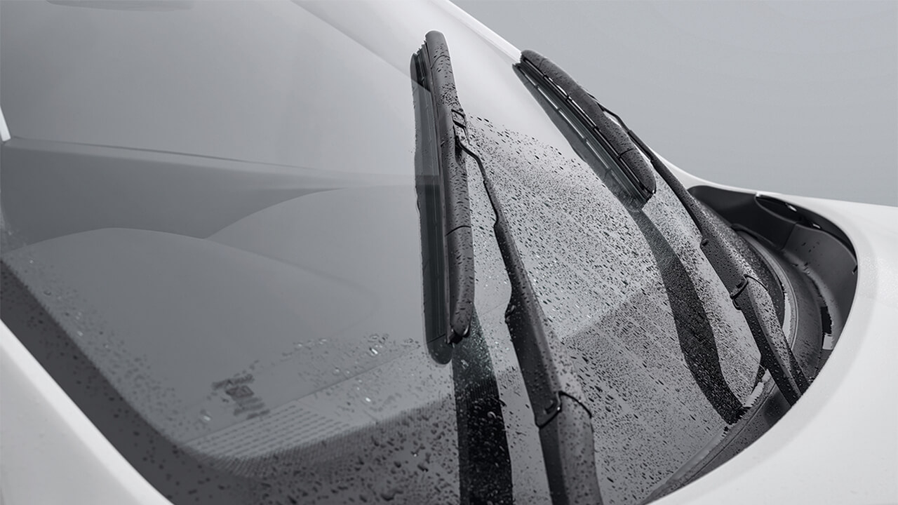 Rain sensing front wipers Image