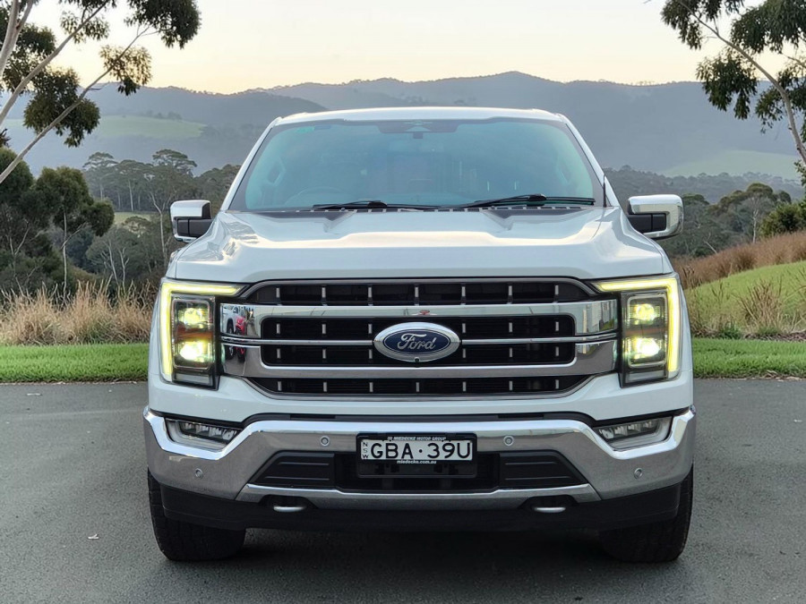 2023 Ford F-150  Lariat Dual Cab Image 2