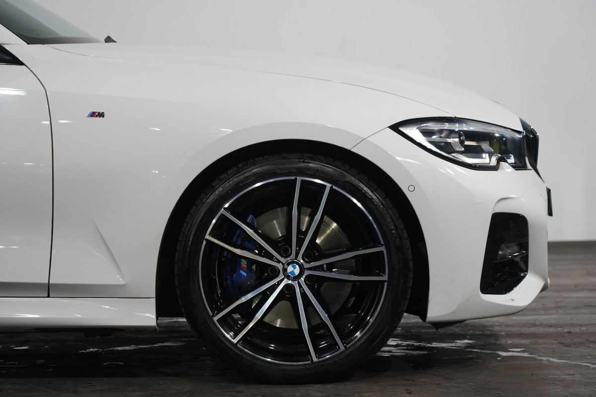 2019 BMW 3 30i M Sport Sedan Image 5