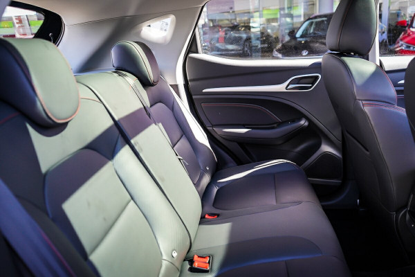 2024 MG ZST S13 Essence SUV Image 3