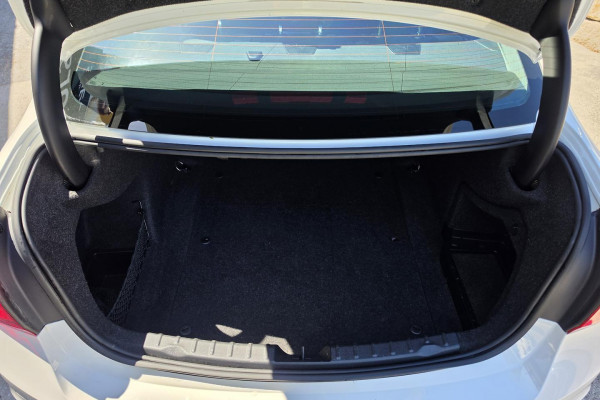 2016 BMW 3 Series F30 LCI 320i Sport Line Sedan Image 23
