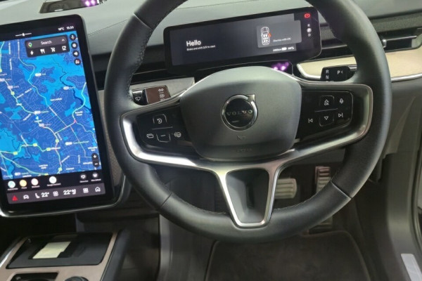 2025 Volvo EX90  Plus Twin Motor SUV Image 11
