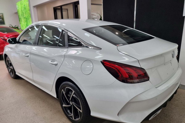 2024 MG MG5 AP32 Essence Sedan