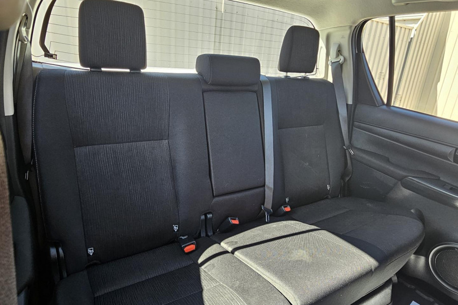 2022 Toyota HiLux GUN126R SR Double-Cab Pick-Up Image 20