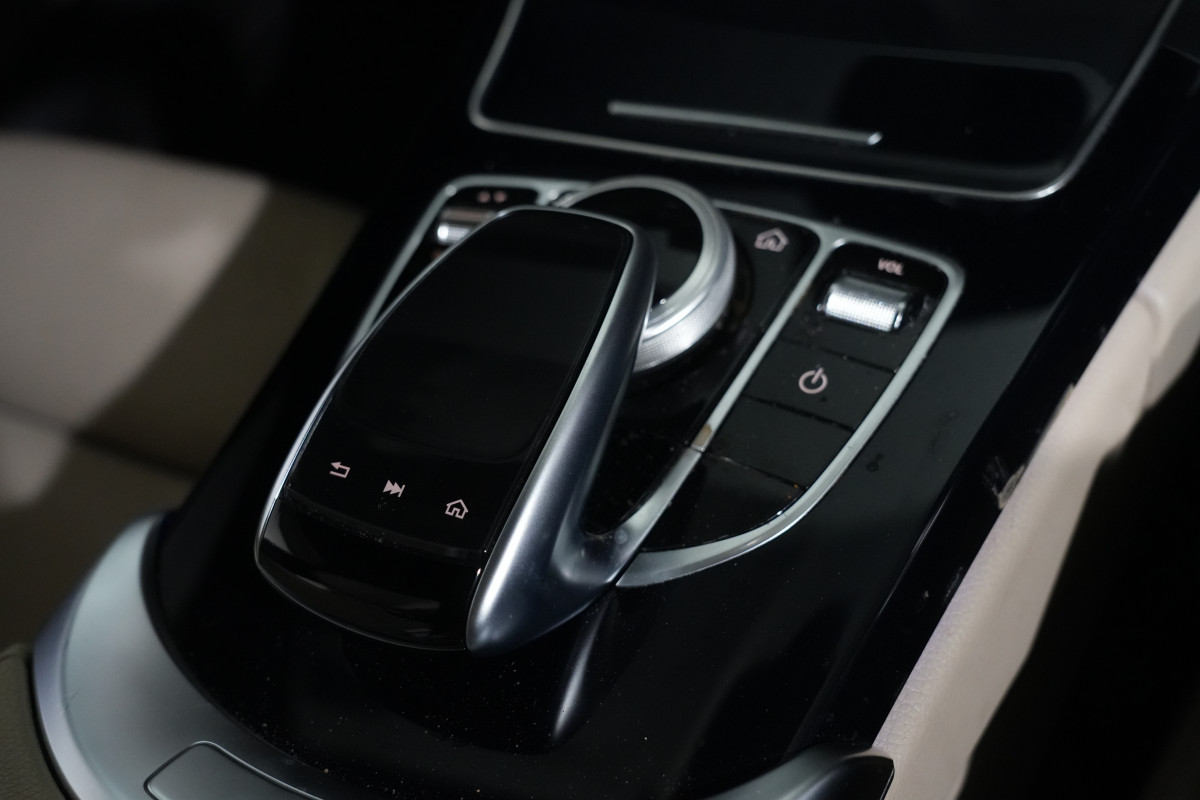 2020 Mercedes-Benz C-Class C300 Sedan