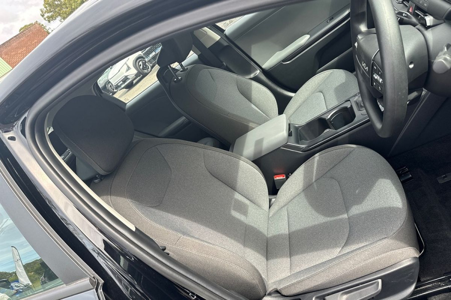 2025 Kia K4 CL4m S Sedan Image 10