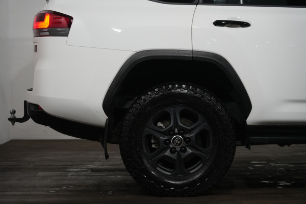 2023 Toyota LandCruiser Lc300 Gr-S (4x4) SUV Image 6