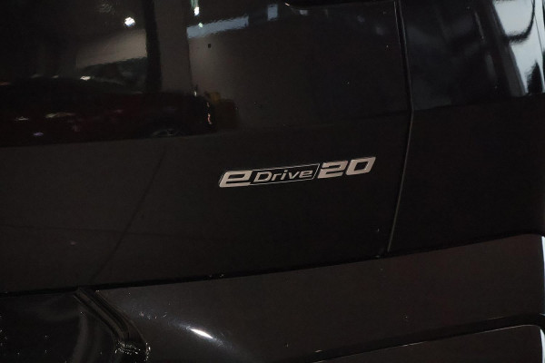 2024 BMW iX2 U10 eDrive20 M Sport SUV image 5