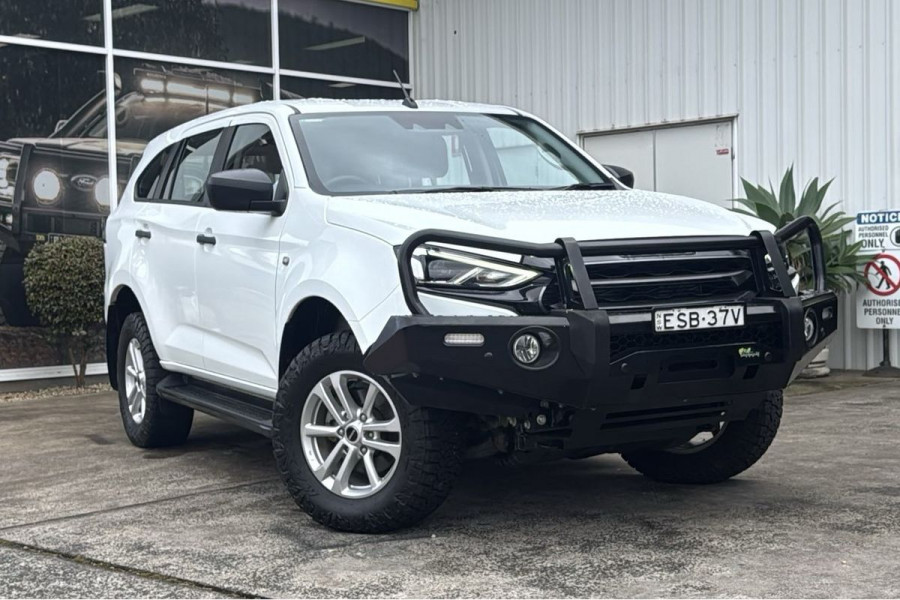 2022 Isuzu MU-X RJ LS-M SUV Image 1