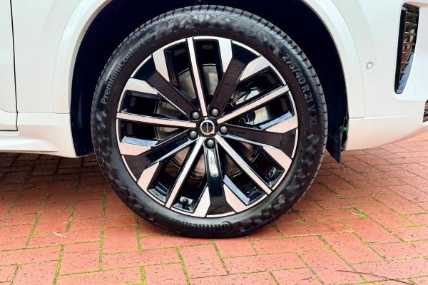 2026 Volvo XC90 L Series Ultra B5 Dark SUV Image 24