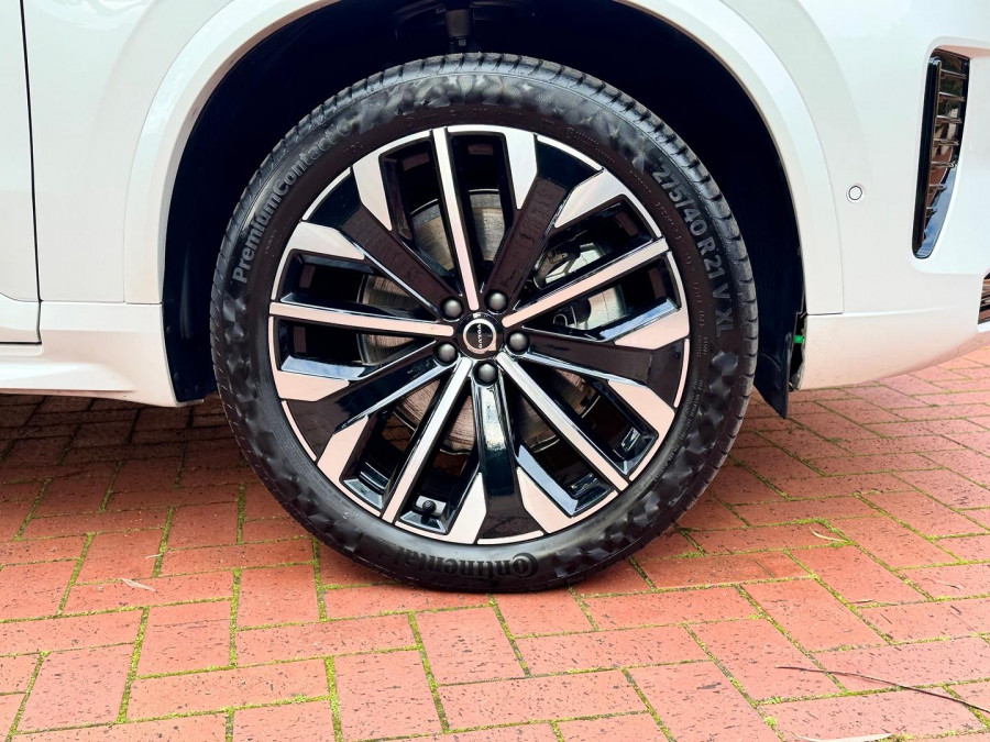 2026 Volvo XC90 L Series Ultra B5 Dark SUV Image 24