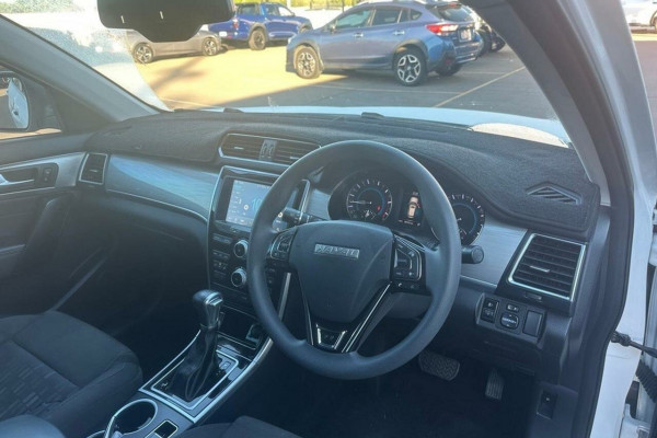 2020 Haval H2  Premium SUV Image 11