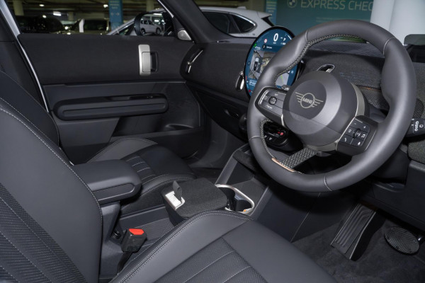2025 MINI Countryman U25 C Favoured SUV