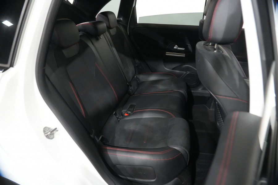 2021 Mercedes-Benz B180 Hatch