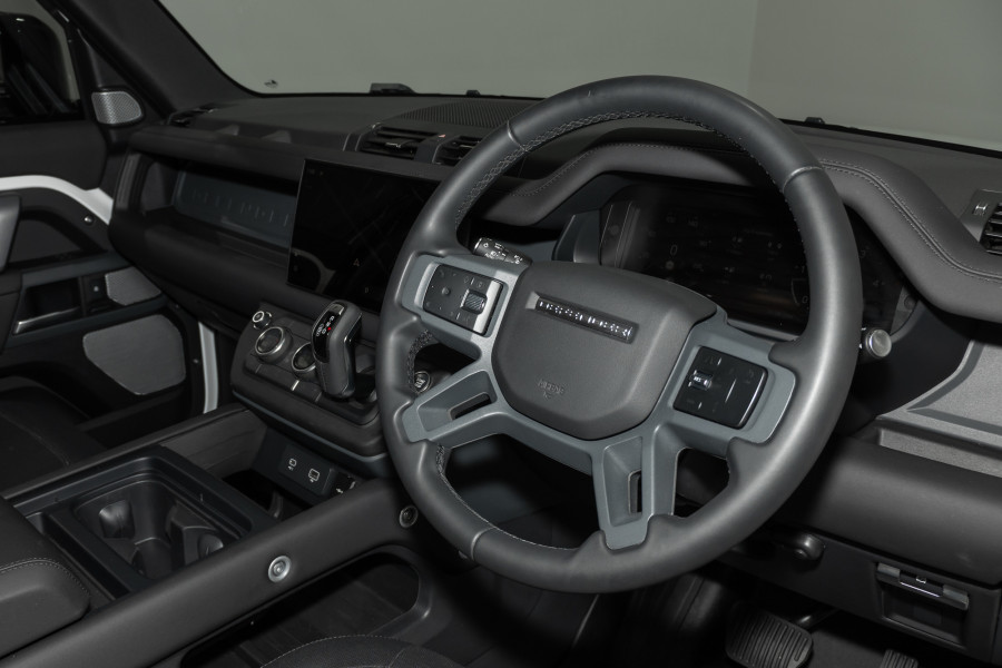 2024 Land Rover Defender L663 130 D300 X-Dynamic SE SUV Image 15