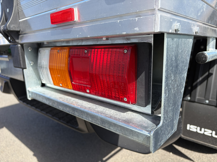2026 MY25.5 Isuzu D-MAX RG SX High Ride Cab Chassis Image 5