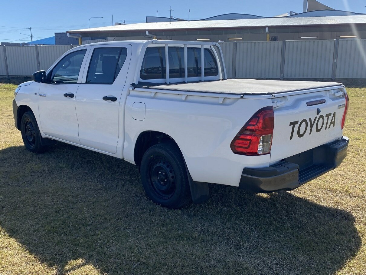 2018 Toyota Hilux TGN121R Workmate Double Cab 4x2 Ute Image 6