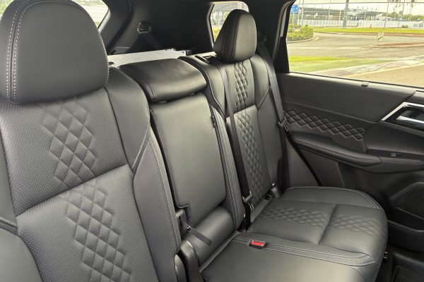 2025 MY24 Mitsubishi Outlander ZM PHEV GSR SUV Image 14