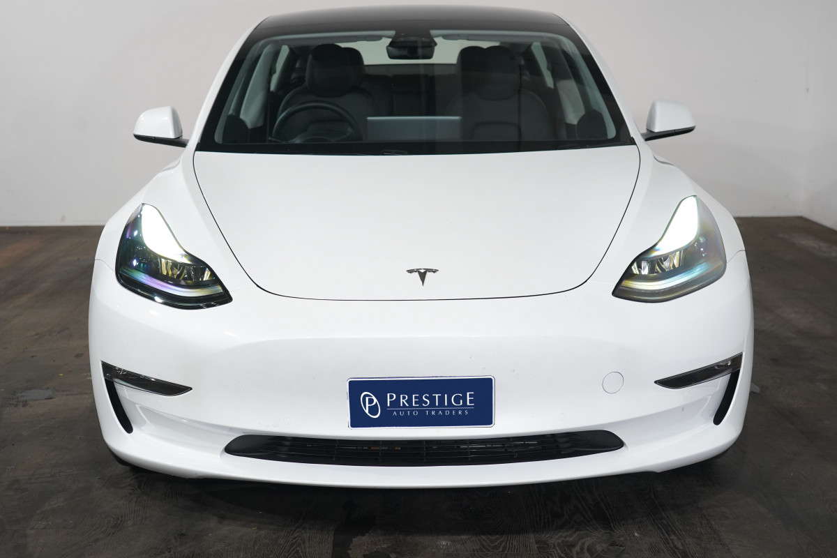 2022 Tesla Model 3 3 Performance Sedan Image 3
