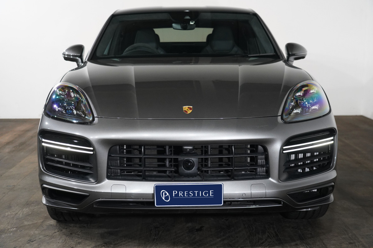 2019 Porsche Cayenne Turbo Coupe Image 3