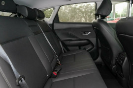 2025 Hyundai KONA SX2.V2 Premium SUV image 6