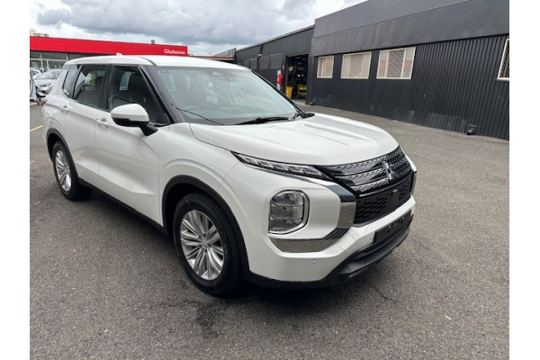 2023 Mitsubishi Outlander ZM ES SUV