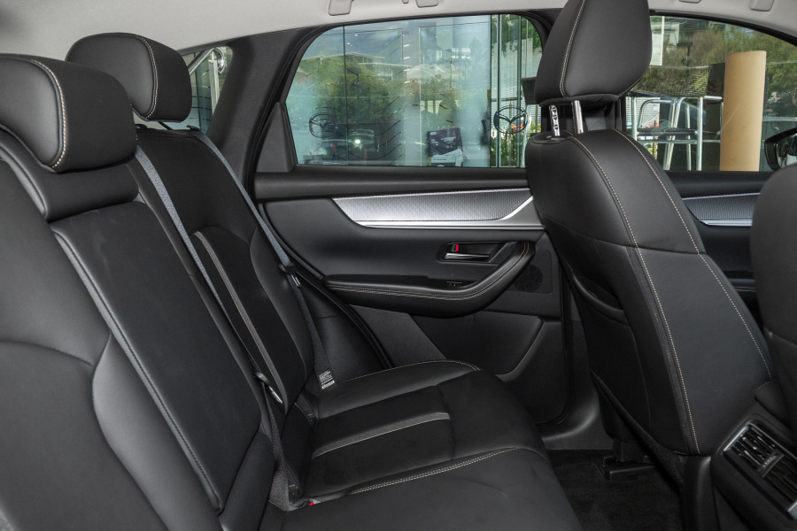 2025 Mazda CX-60 KH Series G25 Evolve SUV Image 9
