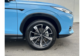 2025 MG HS Essence SUV