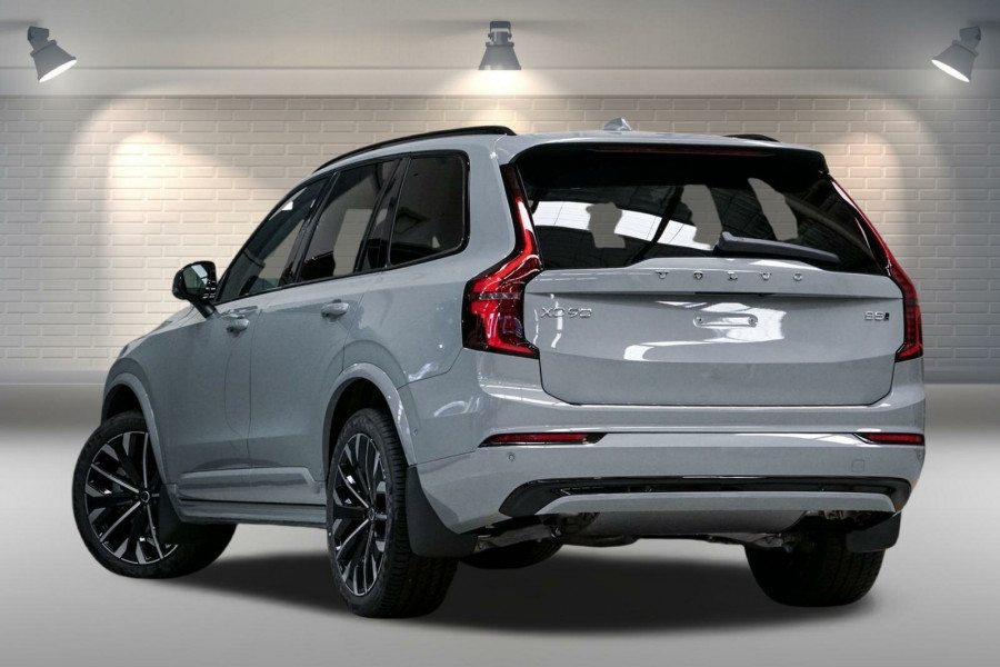 2026 Volvo XC90 L Series Ultra B5 Dark SUV Image 3